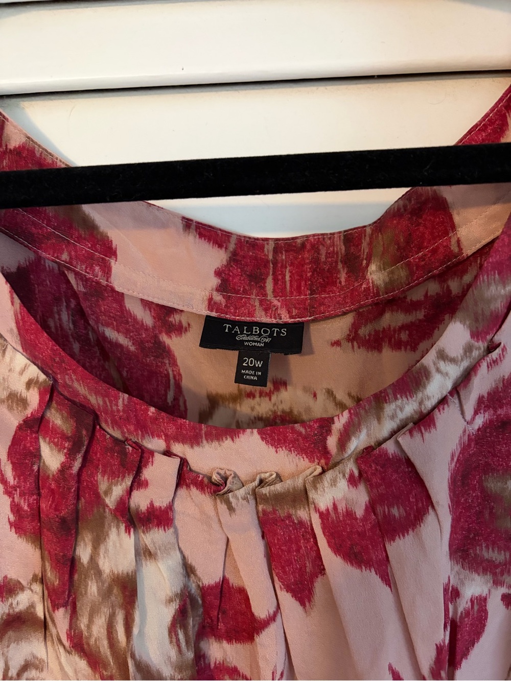 Talbots Soft Pink, Beige and Red floral print.  Pleated Neck Sleeveless Blouse